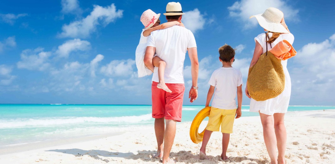 Οδηγός για ασφαλείς διακοπές με το παιδί – 15 χρήσιμα tips