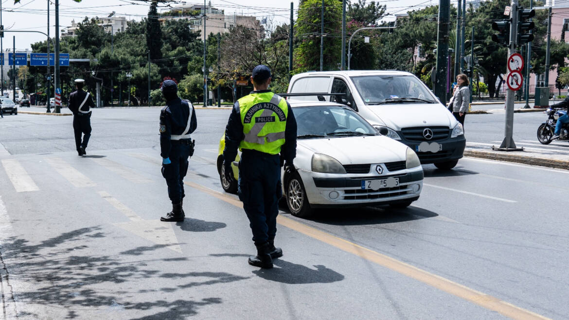 ΣΥΝΕΧΙΖΟΥΝ ΝΑ ΚΥΚΛΟΦΟΡΟΥΝ ΑΝΑΣΦΑΛΙΣΤΑ…ΑΡΚΕΤΑ ΟΧΗΜΑΤΑ!!